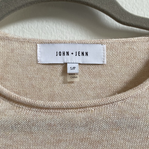 John + Jenn Bell Sleeve Crewneck Sweater Size Small - Picture 4 of 5